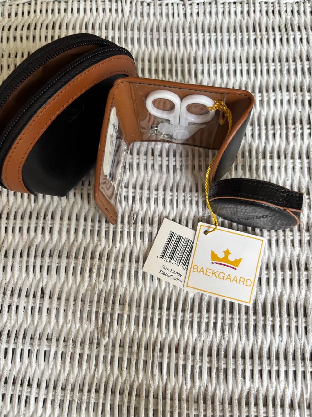 NWT Baekgaard Black/Camel Leather Travel Sewing Kit, tape measure, change purse